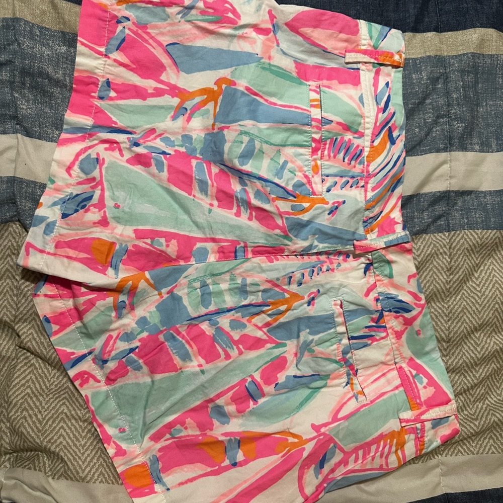 Lilly Pulitzer the Callahan‎ Shorts
Women's Multicolor Size 16
Coastal Comfort